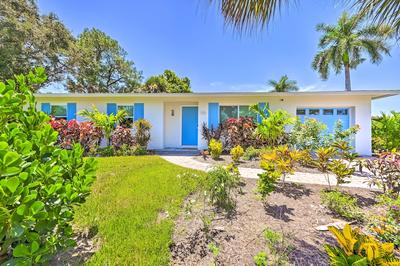 Home Close to Naples Beach - Pets Welcome!
