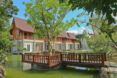 Grand Mega Resort and Spa Cepu