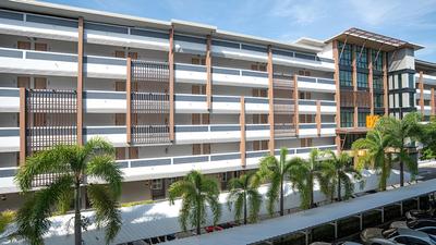 B2 Korat Night Market Boutique