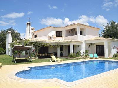 Luxurious Villa With Private Swimming Pool