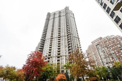 Sarkar Suites - 310 Burnhamthorpe Road