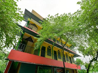 OYO 14342 Happy Rooms
