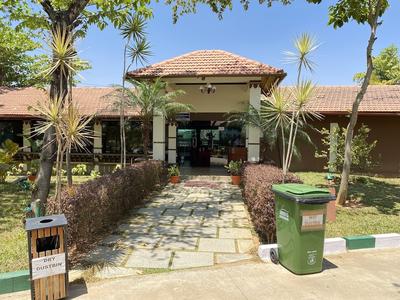 Golden Amoon Resort