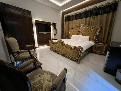 Palm Tree Hotel & Suites