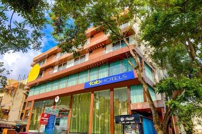 FabHotel Emirates Suites