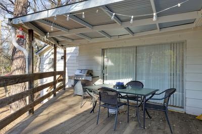Walk to Downtown: Eclectic Murphys Home w/ Decks!