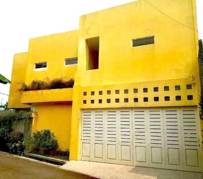 OYO 93286 Yellow House Syariah
