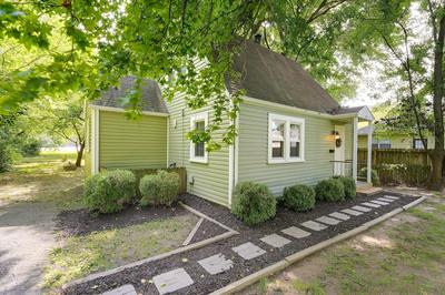 Springfield Home w/ Yard: 3 Mi to Downtown!