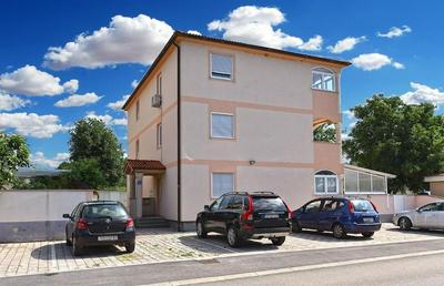 Bright Apartment in Medolino
