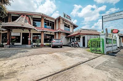 OYO 91596 Hotel Rajadani