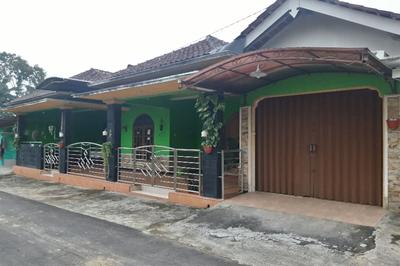 OYO Homes 91083 Desa Wisata Plosokuning Syariah