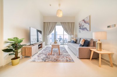 City Lights and Luxury Living Close to Dubai Mall