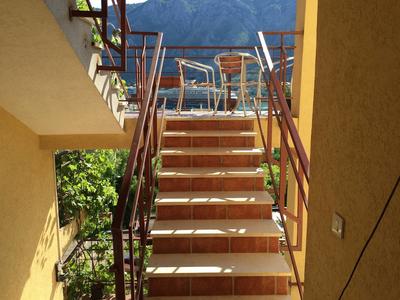 Neni Apartments