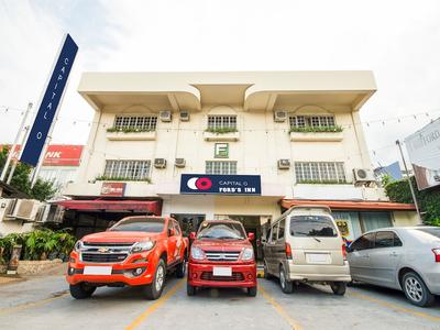 Vaccinated Staff - Capital O 465 Ford's Inn