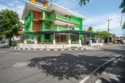 RedDoorz Syariah near Puri Agung Denpasar