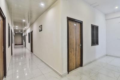 FabHotel Lucknow Inn