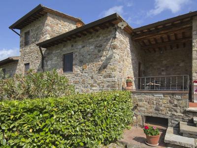 Apartment in Radda With Garden
