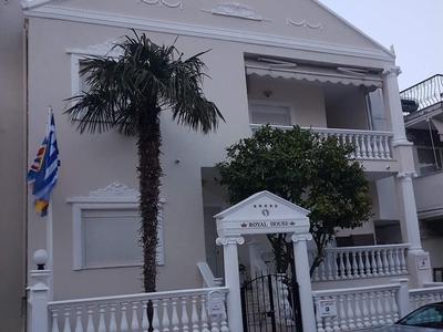 Royal Apartment by Travel Pro Services