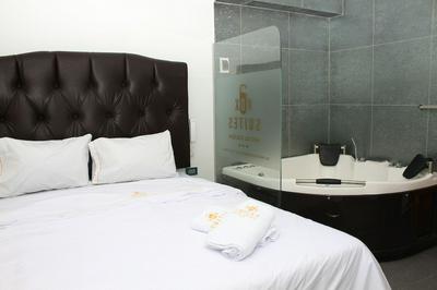 Golden vox hotel suite