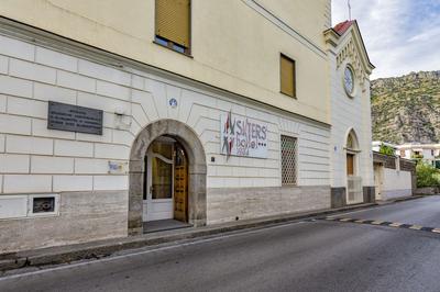 Sisters Hostel