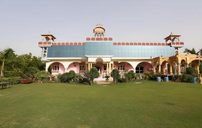 OYO 15492 Hotel Dolly