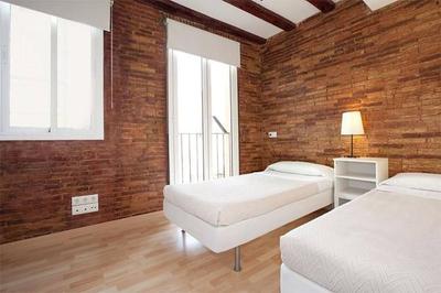 Old Town Apartment With Balcony And Wifi
