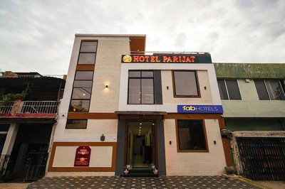 Fabhotel Parijat