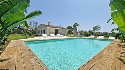 Villa With Swimming Pool Sleeps 8 Three Bedrooms