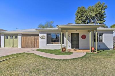 Pet-friendly Phoenix Home: Breezeway & Fenced Yard