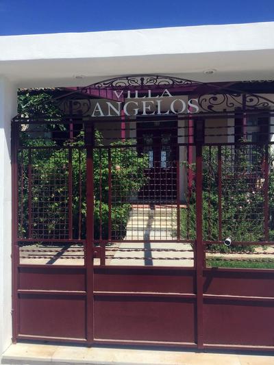 Costa Vasia Suites & Apartments