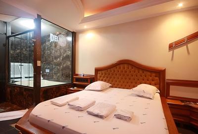 Delirius Motel - Adults Only