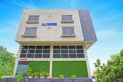 Fabhotel New Krishna Palace