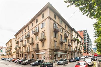 Vanchiglietta Roomy Apartment