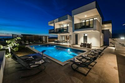 Villa Luna- Private Heated Pool