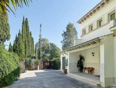 Villa on the Foot of La Font Hills