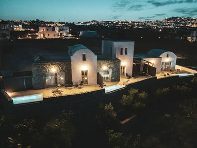 Uranides Luxury Suites