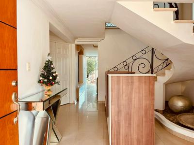 Venator House Boutique