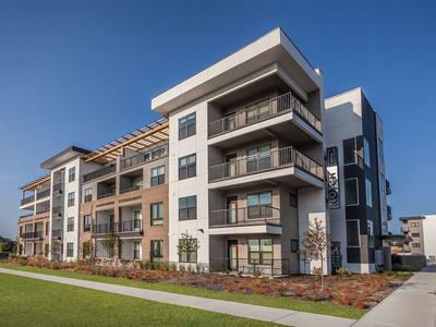 CozySuites Stunning 4BR near WholeFoods