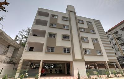 OYO 15168 Sucasa Homes