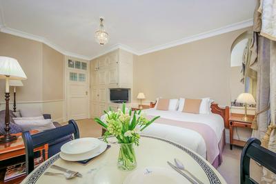 44 Curzon Street Apartments by Mansley