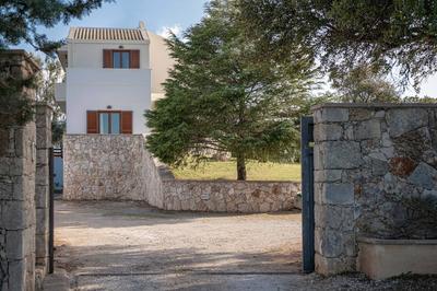 Tuscany Villa Near Marathi Beach 13pl 5bd