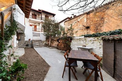 Snug Apartment in Agios Nikolaos With Garden