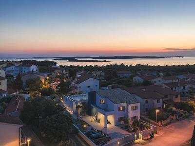 Villa in Stinjan With Pool and Sea View