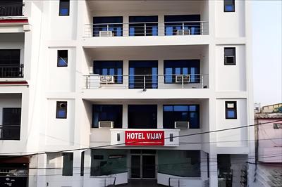 Goroomgo Vijay Charbhag Lucknow