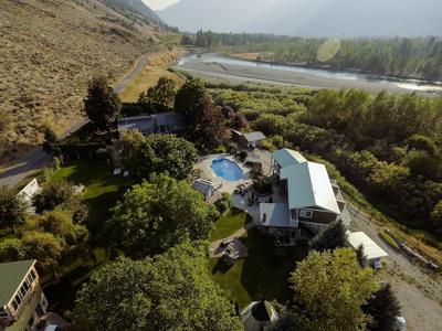 Similkameen Wild Resort & Winery