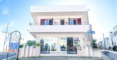 B&B Adua and Art