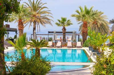 Moyo Luxury Hotel & Beach