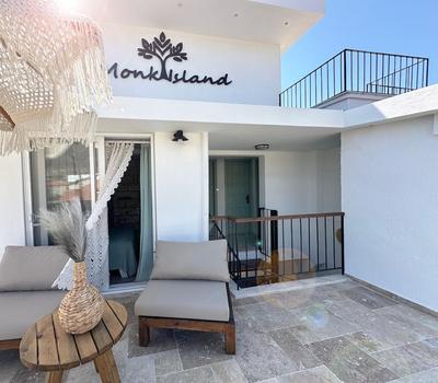 Monk Island Guesthouse