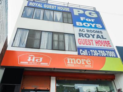 OYO 45903 Royal Guest House