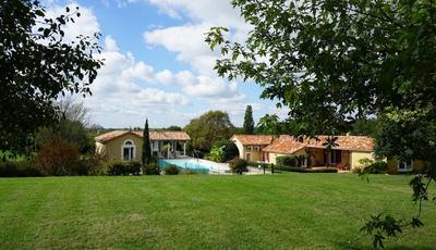 Gîtes La Bakénia